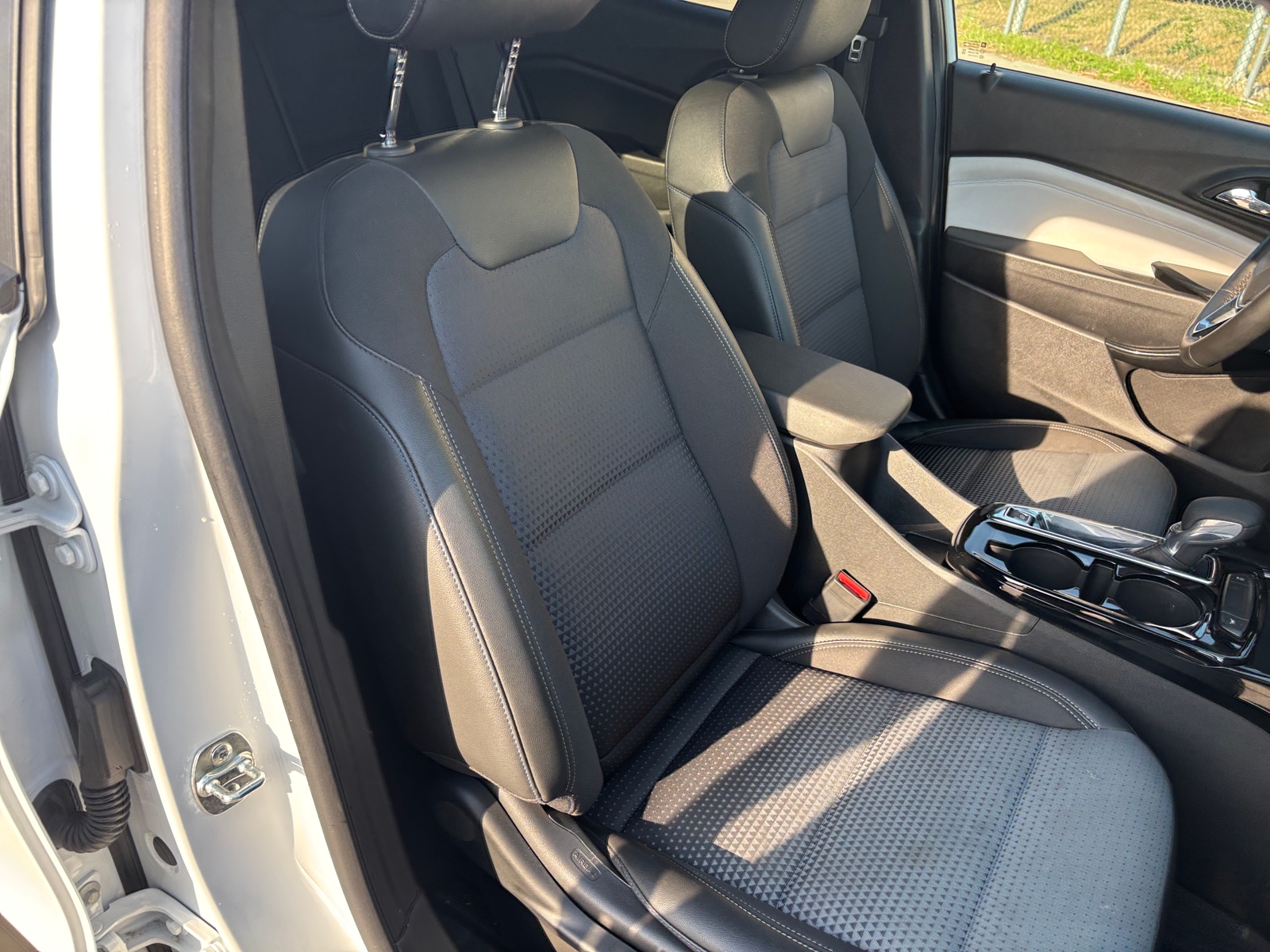 Thumbnail: 2025 Chevrolet Trax - 2