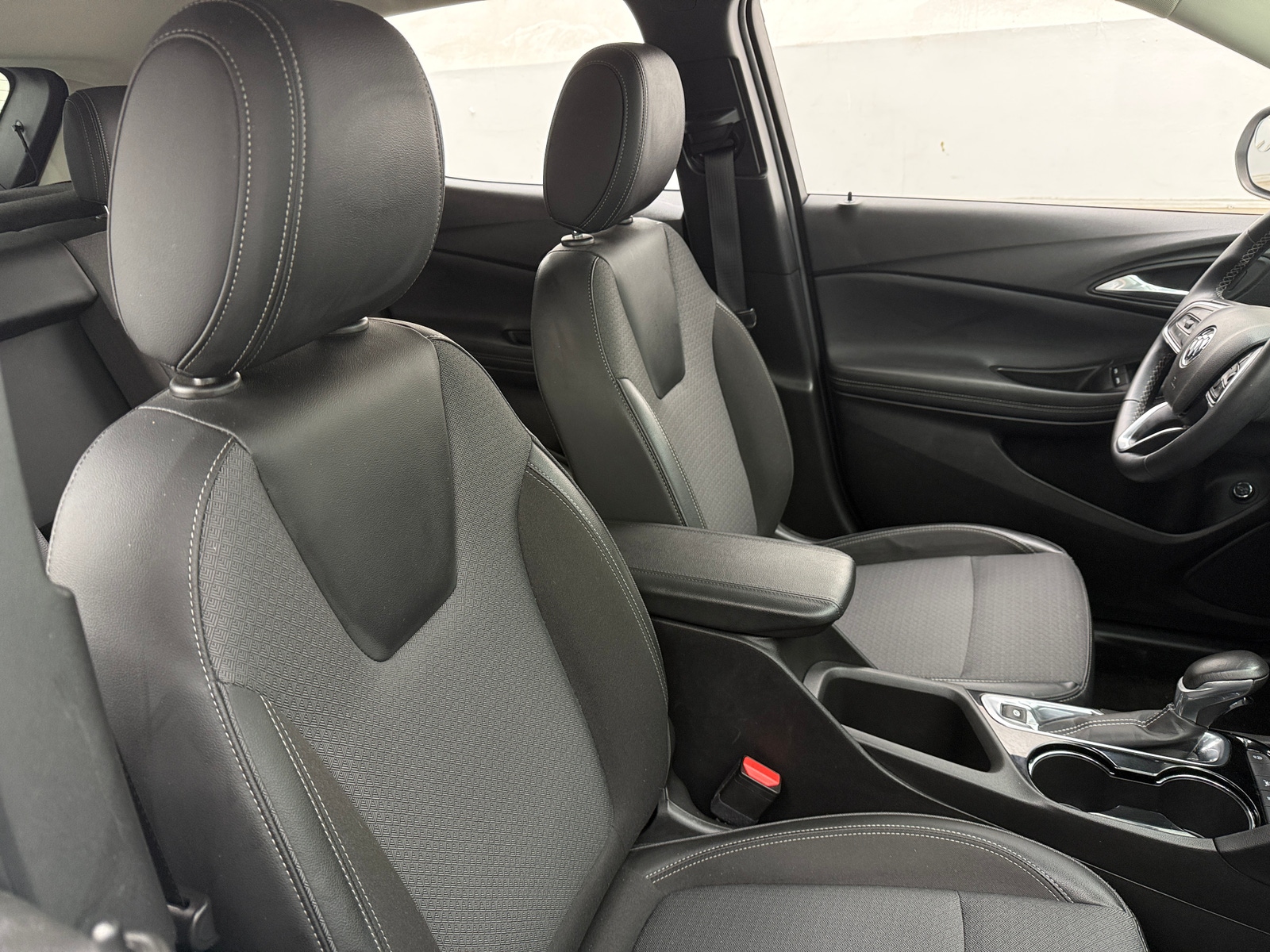 Thumbnail: 2022 Buick Encore GX - 2