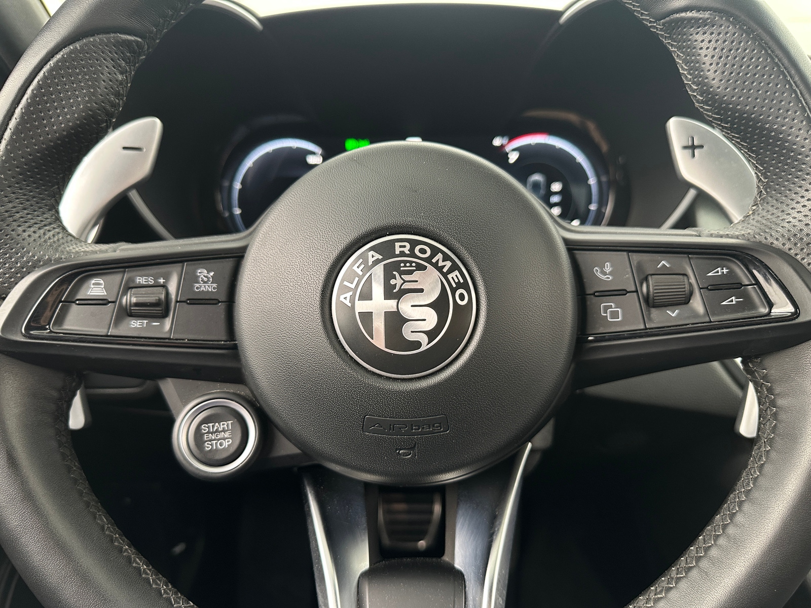 Thumbnail: 2024 Alfa Romeo Giulia - 4