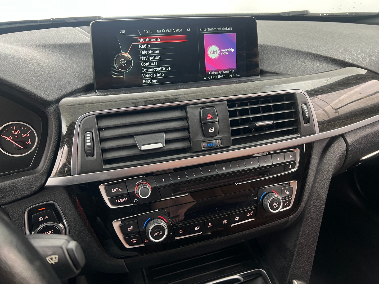 Thumbnail: 2016 BMW 3 Series - 3