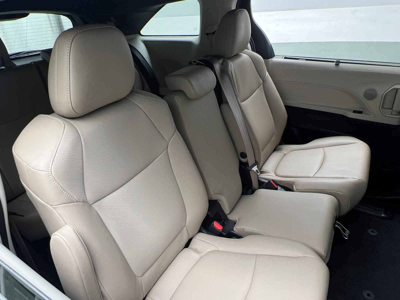 Thumbnail: 2023 Toyota Sienna - 5