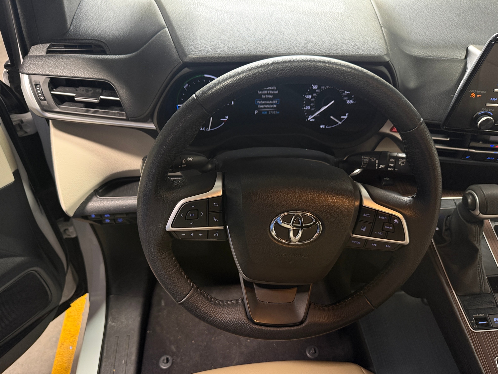 Thumbnail: 2023 Toyota Sienna - 4