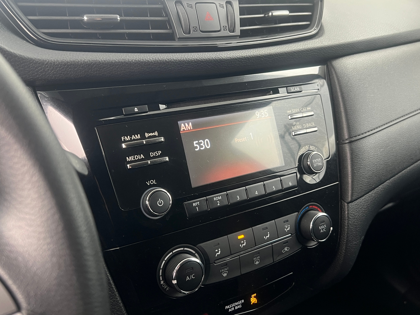 Thumbnail: 2017 Nissan Rogue - 4