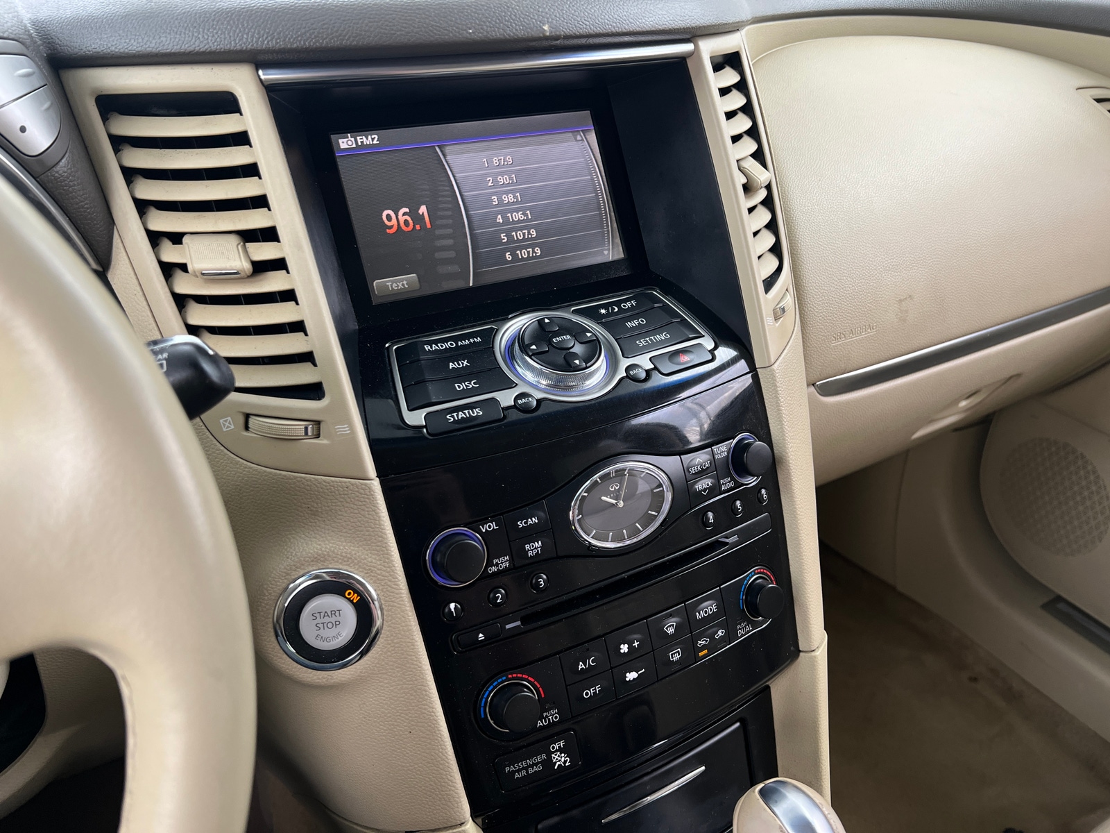 Thumbnail: 2016 INFINITI QX70 - 3