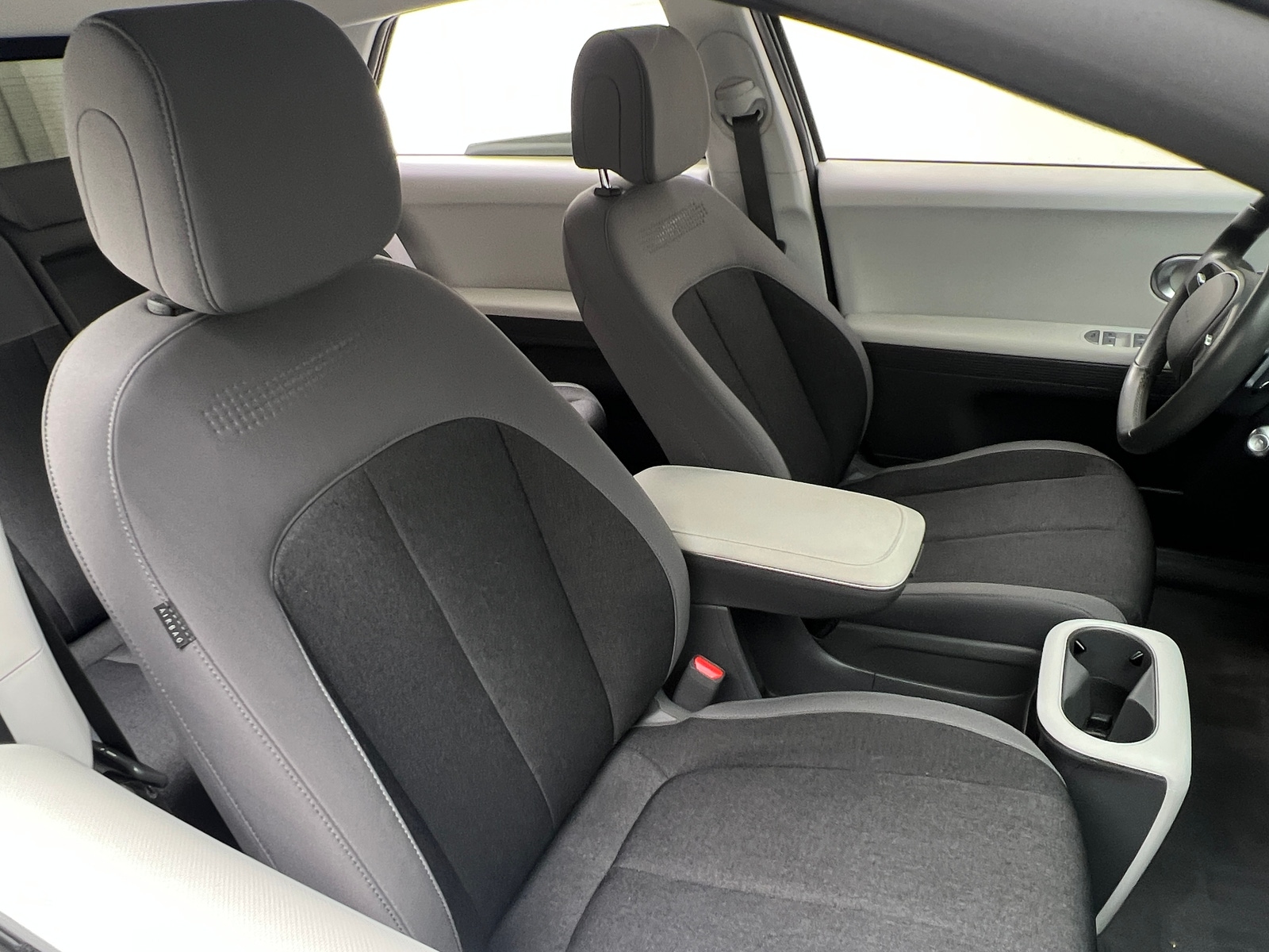 Thumbnail: 2022 Hyundai Ioniq 5 - 2