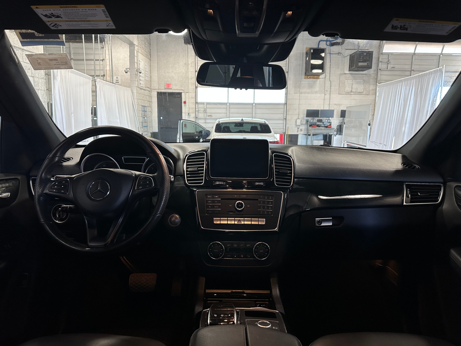 Thumbnail: 2016 Mercedes-Benz GLE - 2