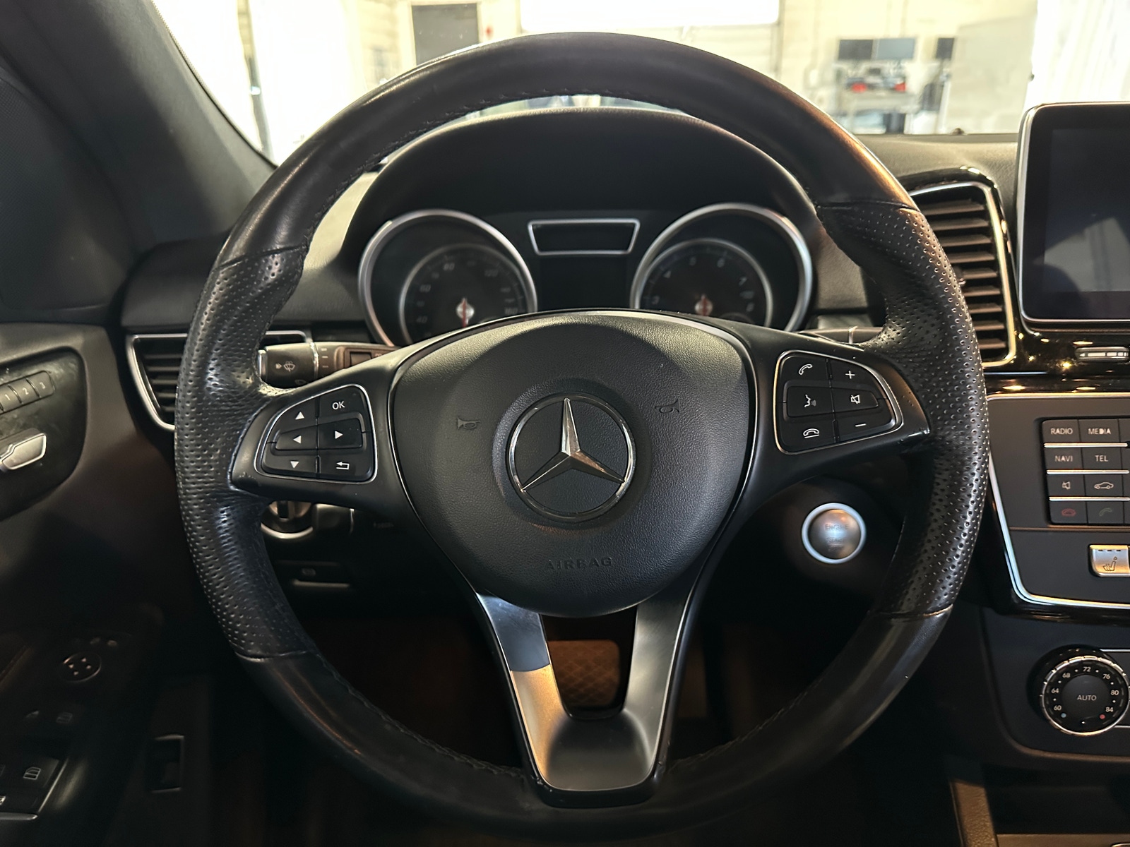 Thumbnail: 2016 Mercedes-Benz GLE - 4