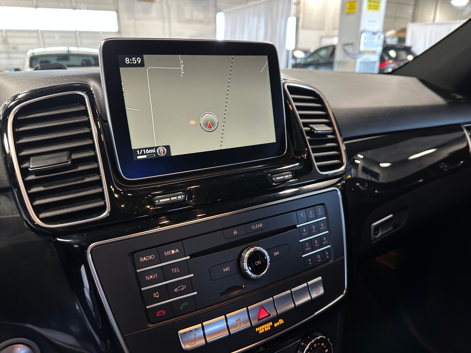 Thumbnail: 2016 Mercedes-Benz GLE - 3