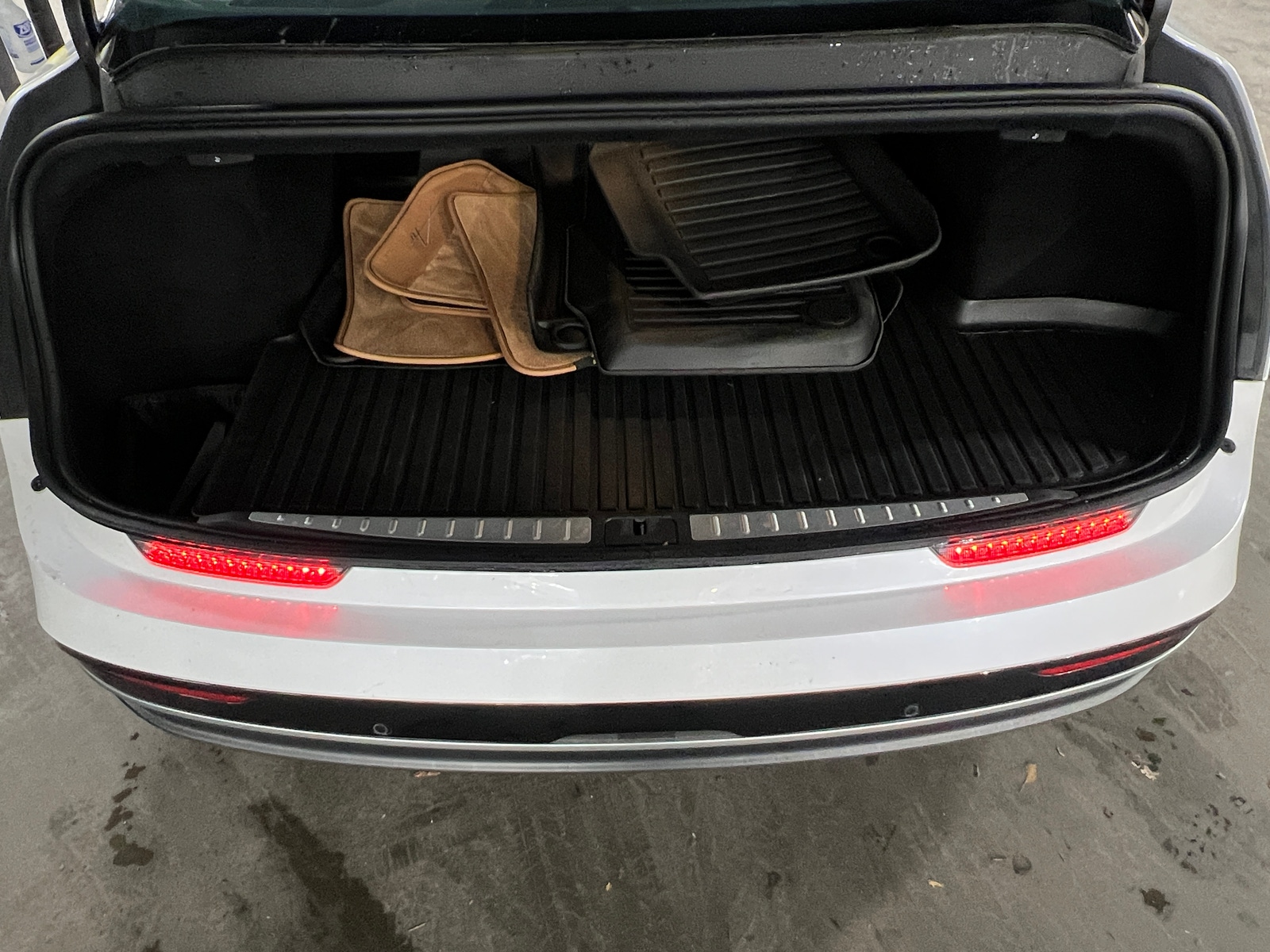 Thumbnail: 2022 Lucid Air - 6