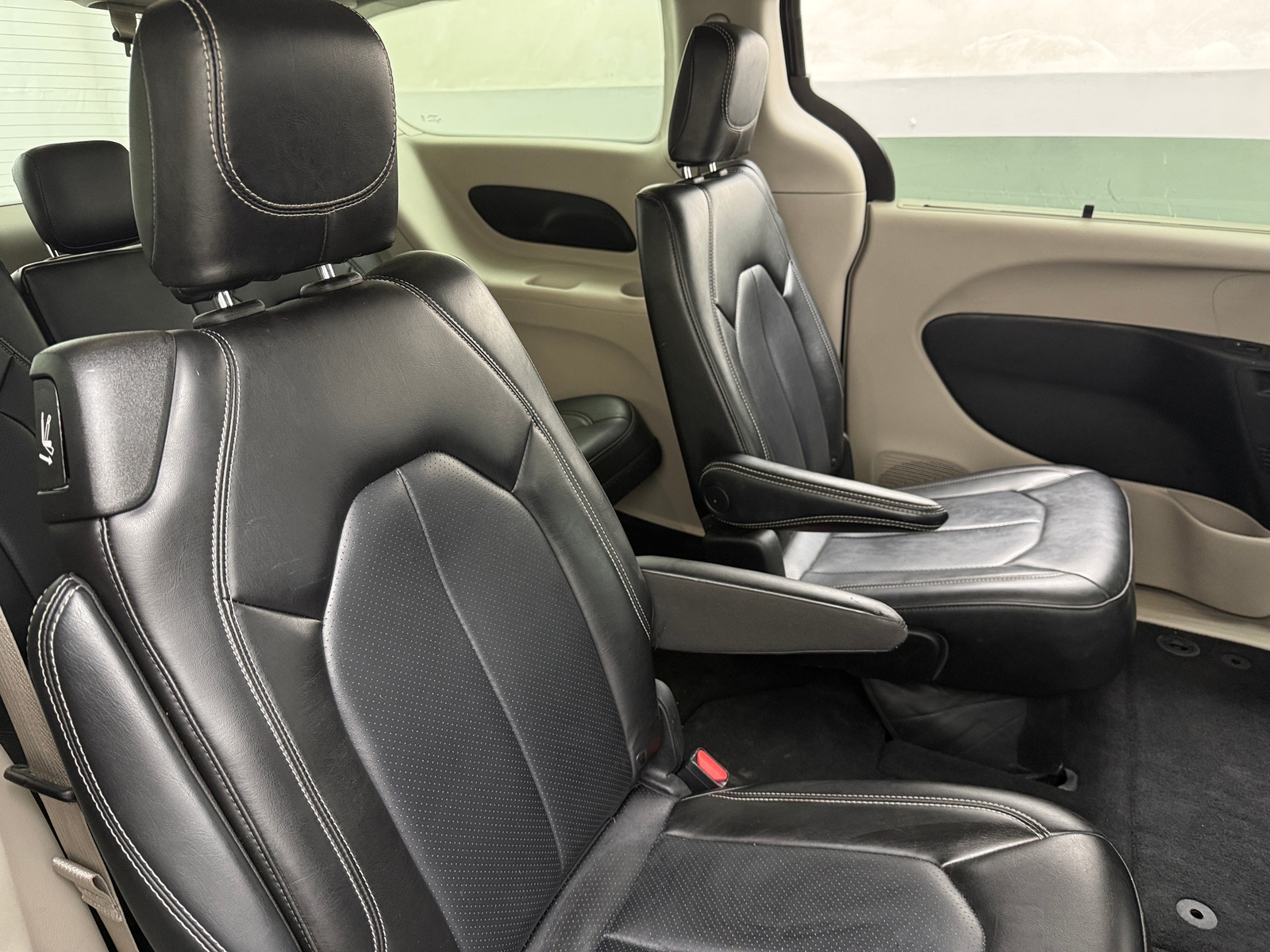 Thumbnail: 2023 Chrysler Pacifica - 5