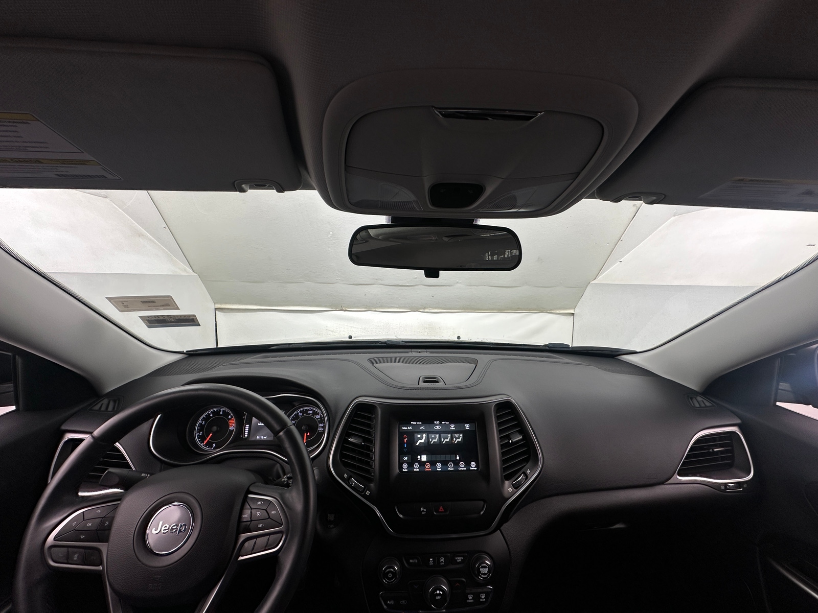 Thumbnail: 2019 Jeep Cherokee - 3