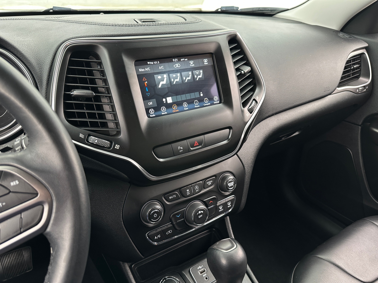 Thumbnail: 2019 Jeep Cherokee - 4