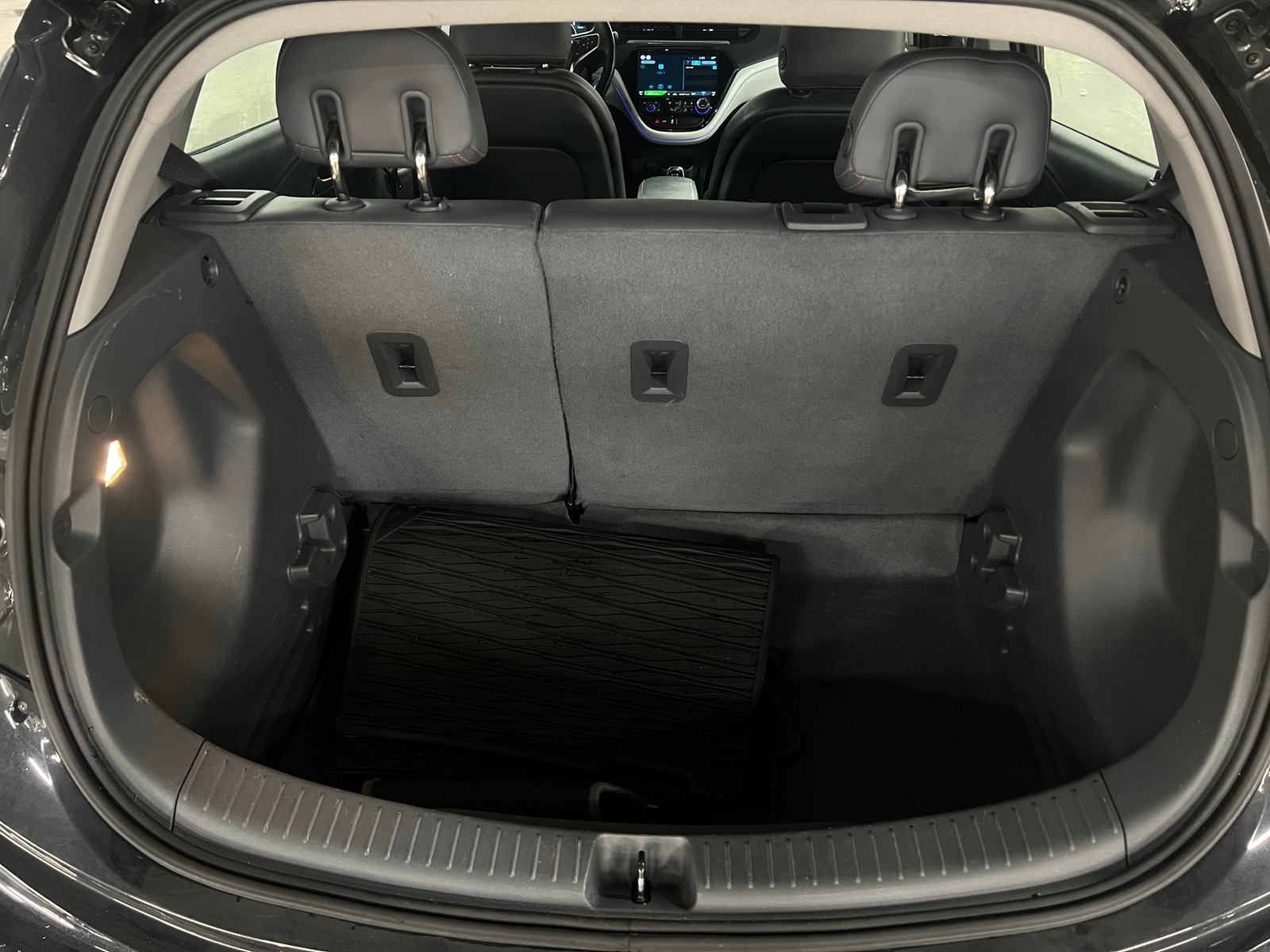 Thumbnail: 2017 Chevrolet Bolt EV - 6