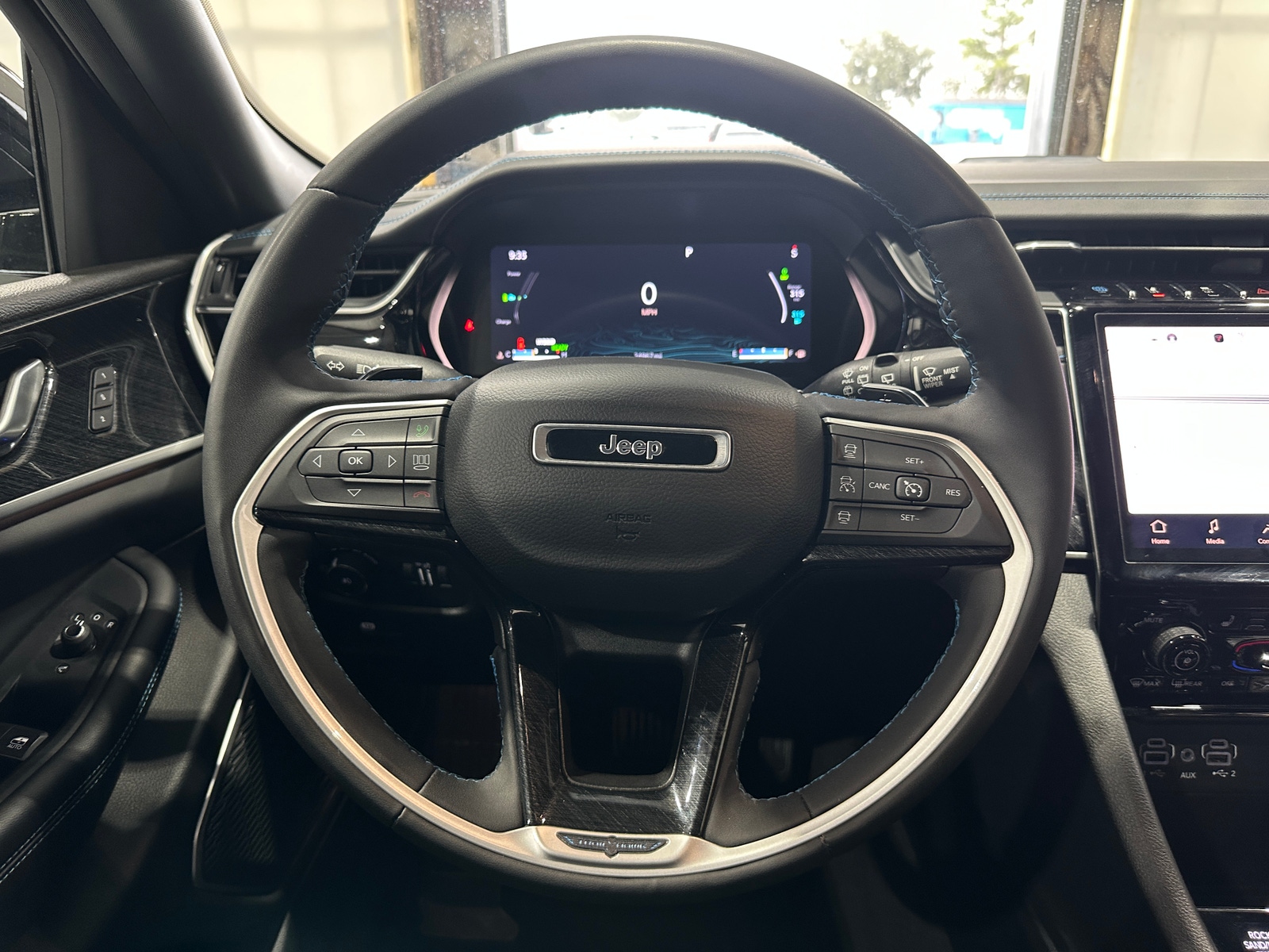 Thumbnail: 2022 Jeep Grand Cherokee - 4