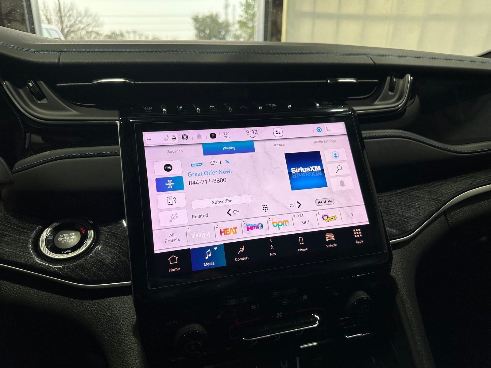 Thumbnail: 2022 Jeep Grand Cherokee - 3