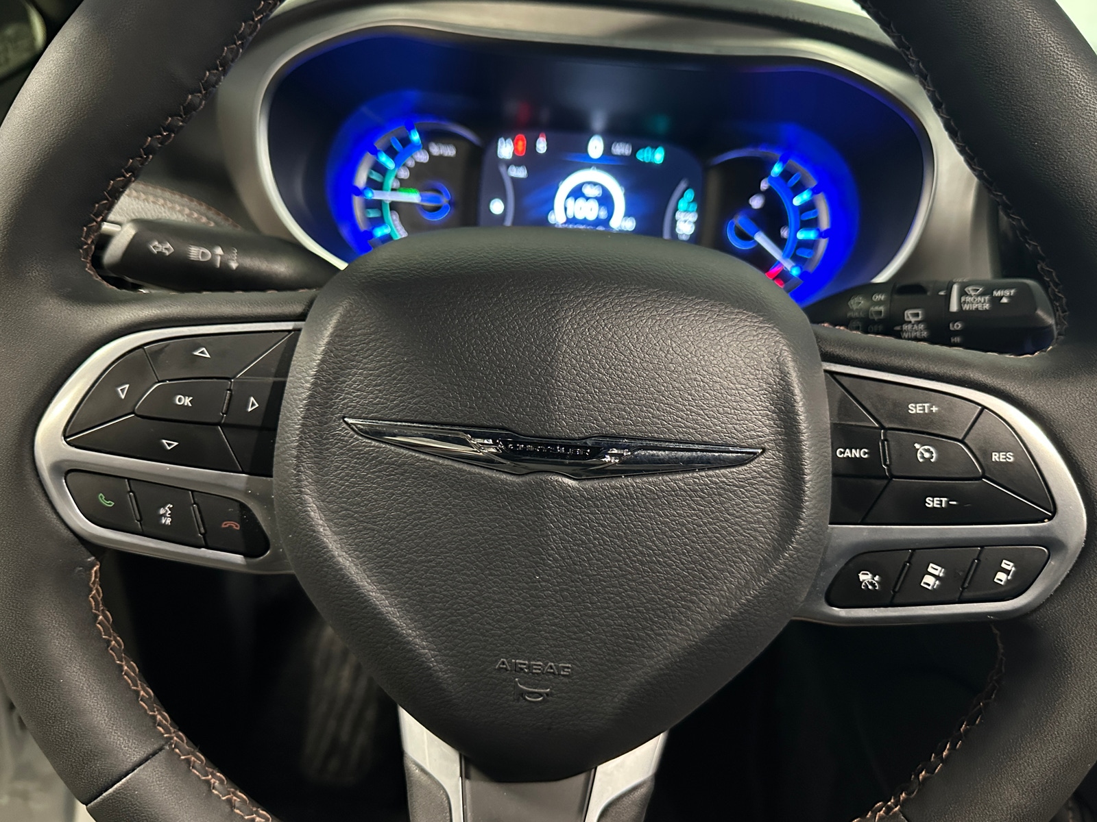 Thumbnail: 2024 Chrysler Pacifica - 4