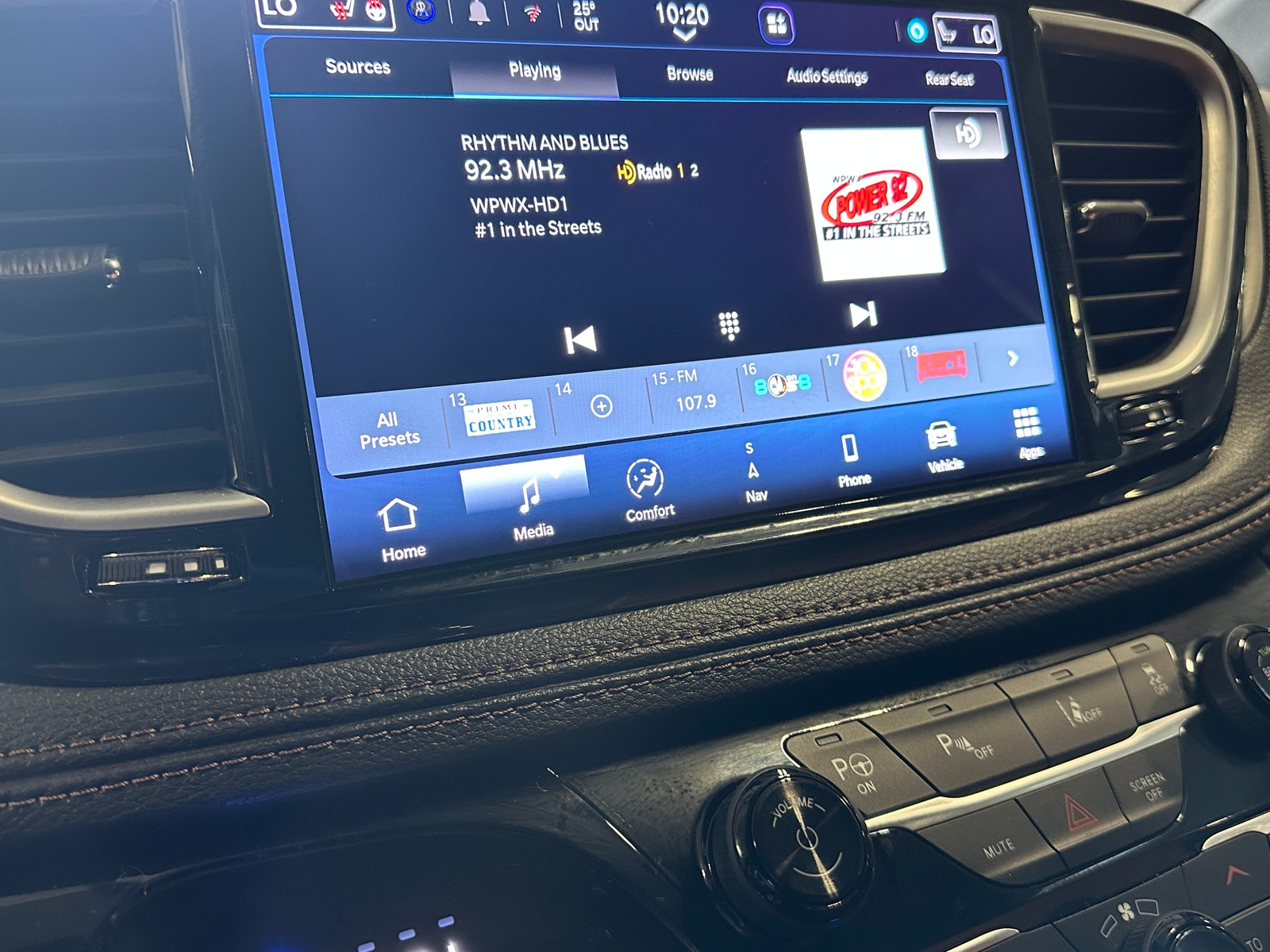 Thumbnail: 2024 Chrysler Pacifica - 3