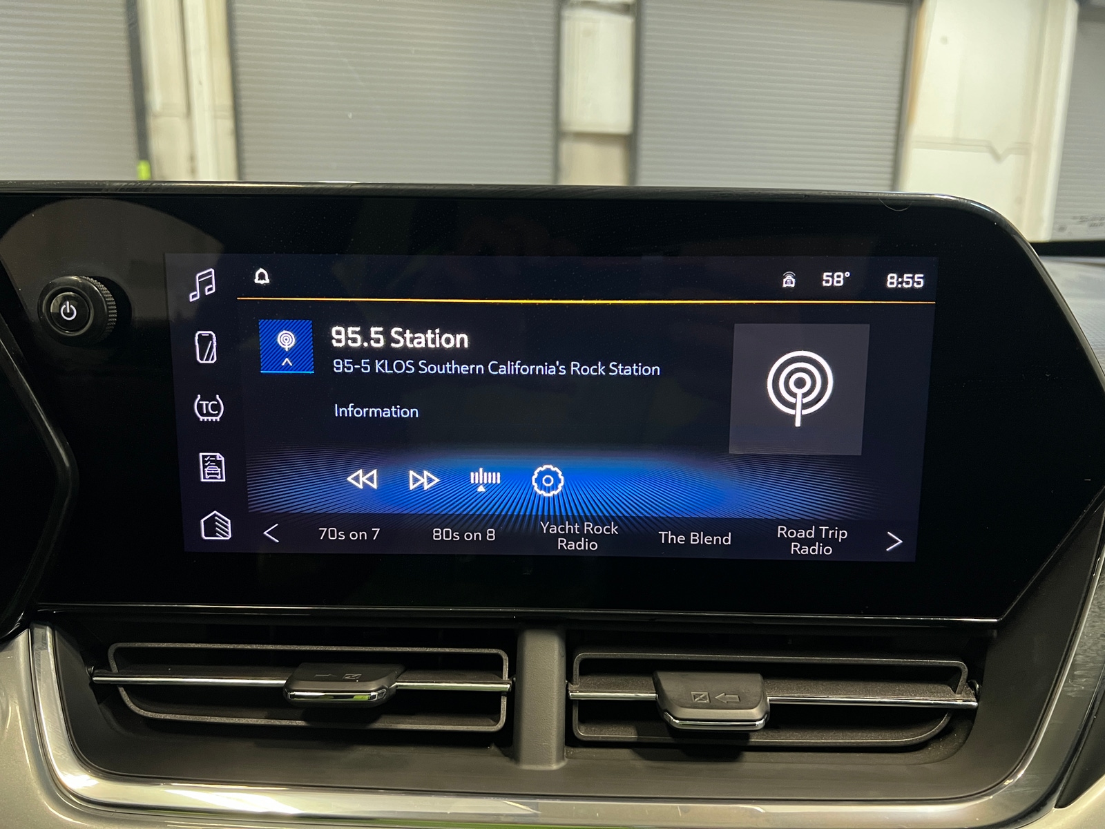 Thumbnail: 2025 Chevrolet Trax - 4