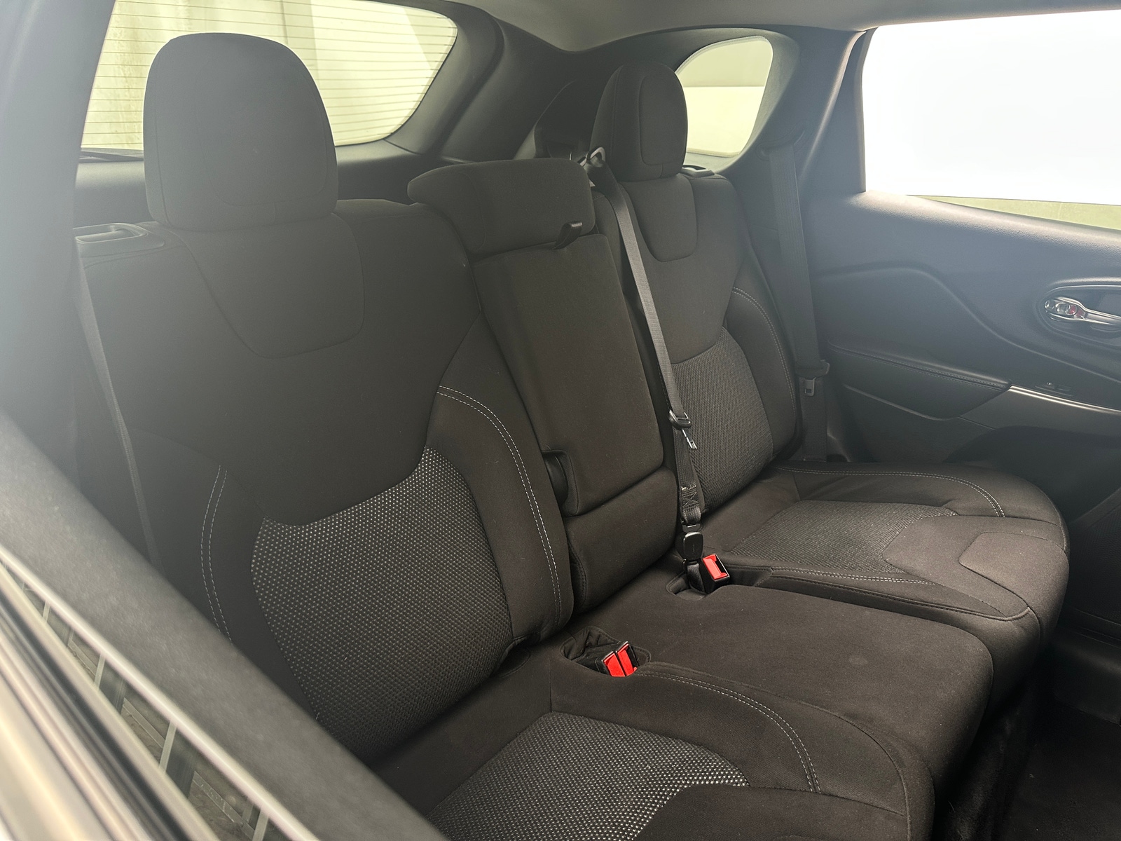 Thumbnail: 2020 Jeep Cherokee - 6