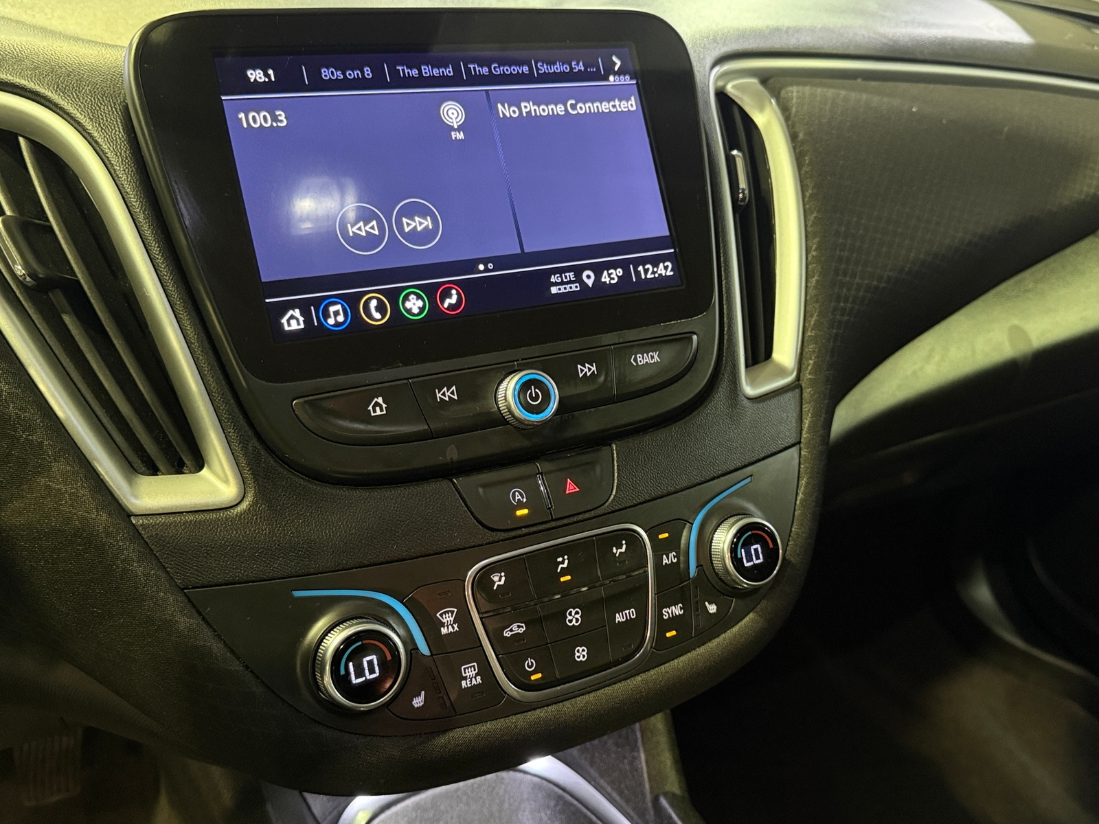 Thumbnail: 2024 Chevrolet Malibu - 4