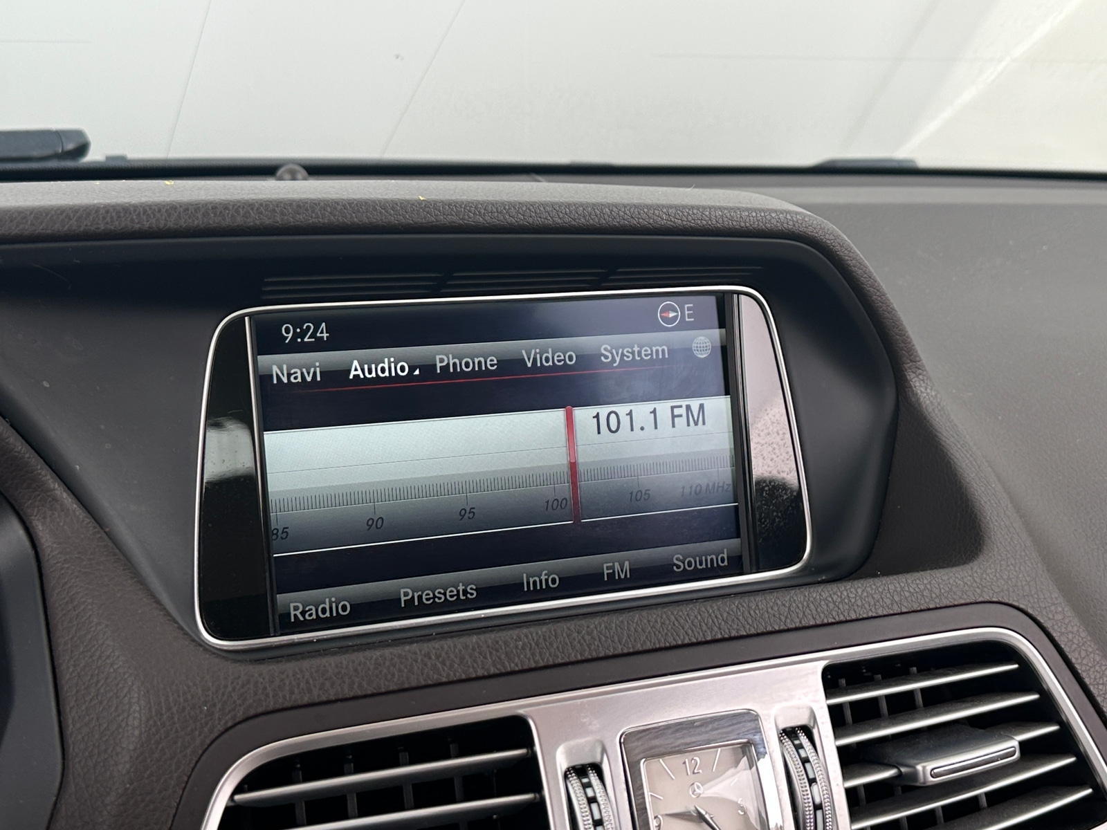 Thumbnail: 2014 Mercedes-Benz E-Class - 3