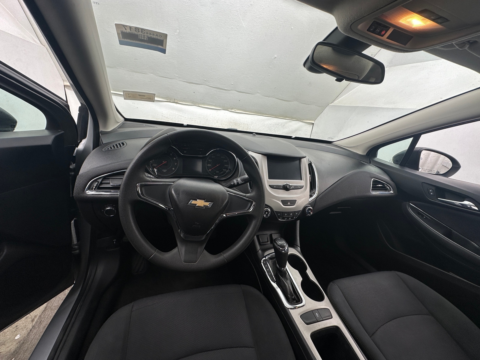 Thumbnail: 2018 Chevrolet Cruze - 3