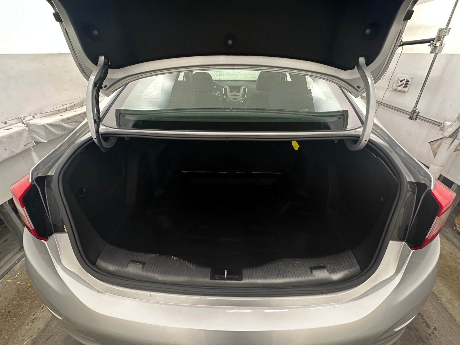 Thumbnail: 2018 Chevrolet Cruze - 7