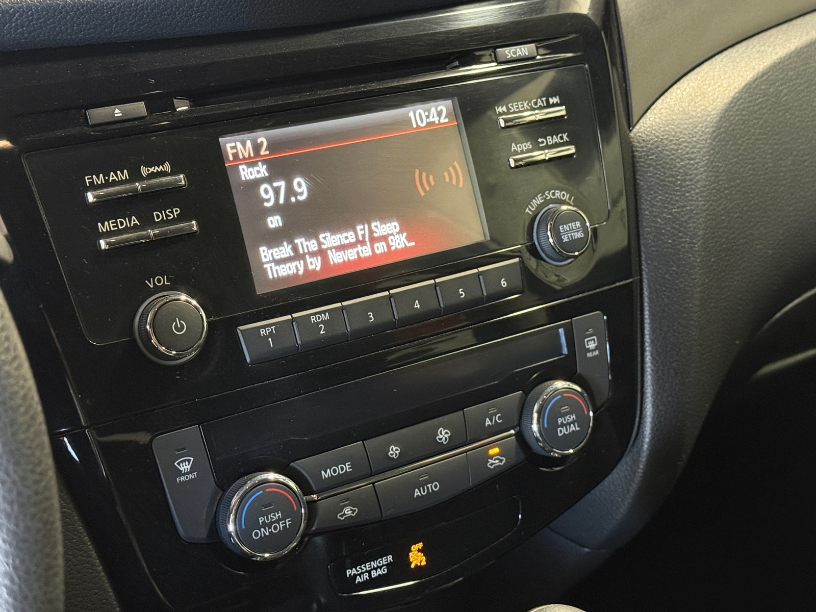 Thumbnail: 2015 Nissan Rogue - 4