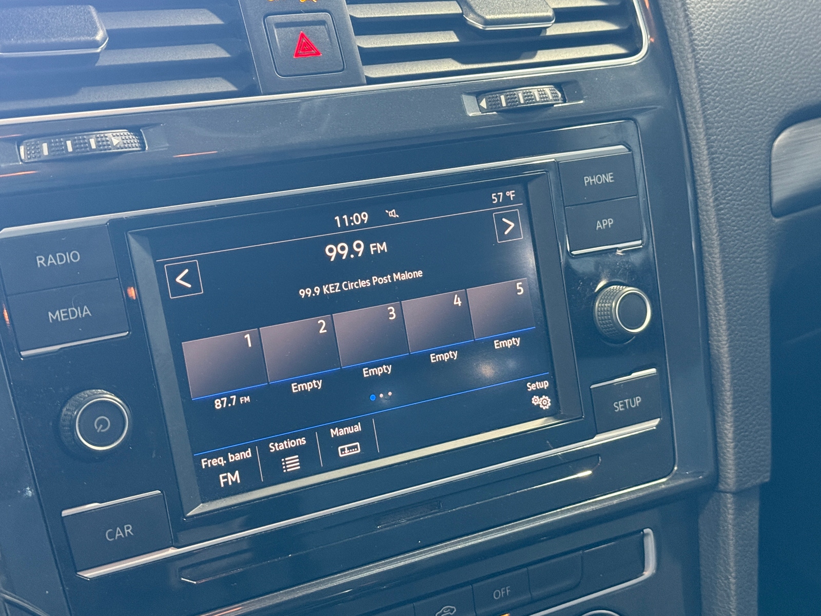 Thumbnail: 2019 Volkswagen e-Golf - 4