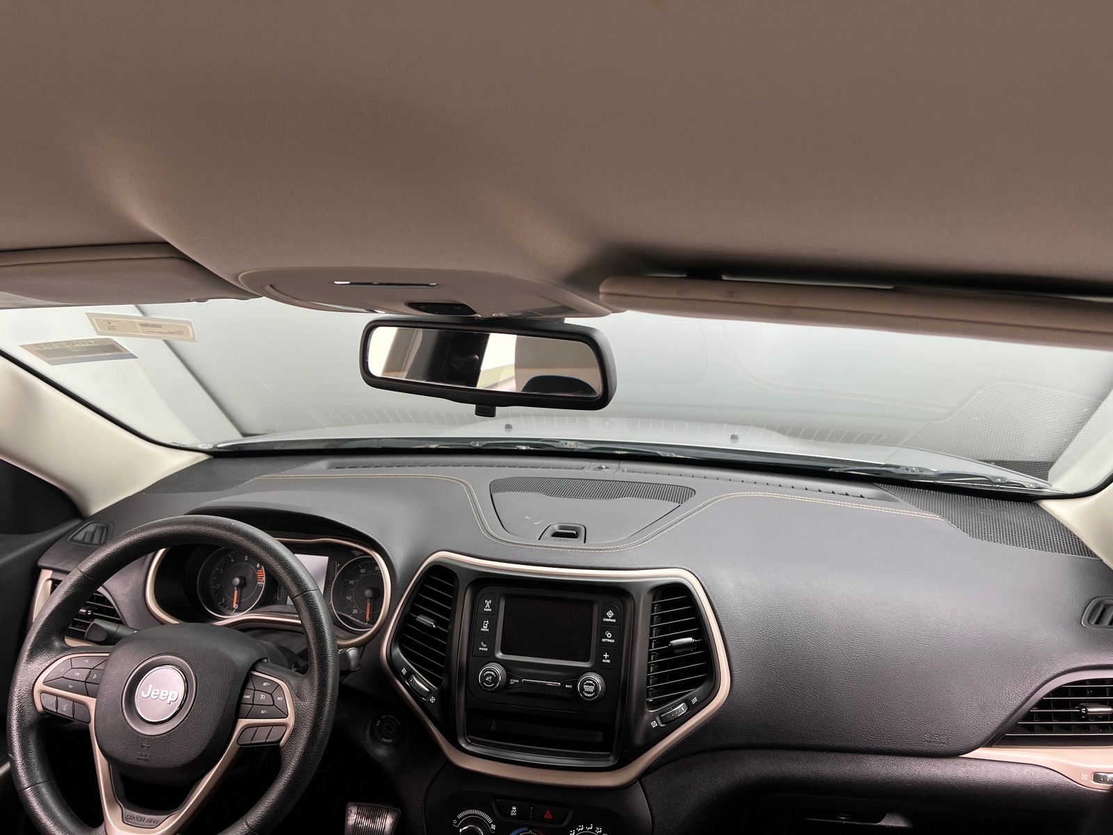 Thumbnail: 2018 Jeep Cherokee - 3