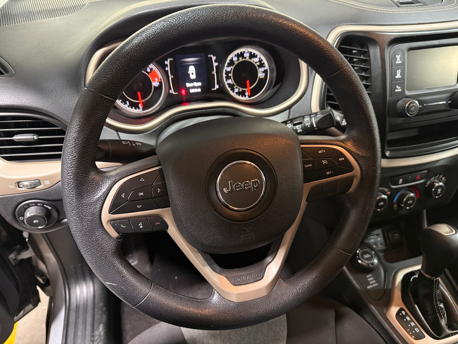 Thumbnail: 2018 Jeep Cherokee - 5