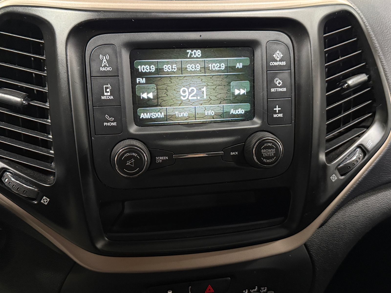 Thumbnail: 2018 Jeep Cherokee - 4