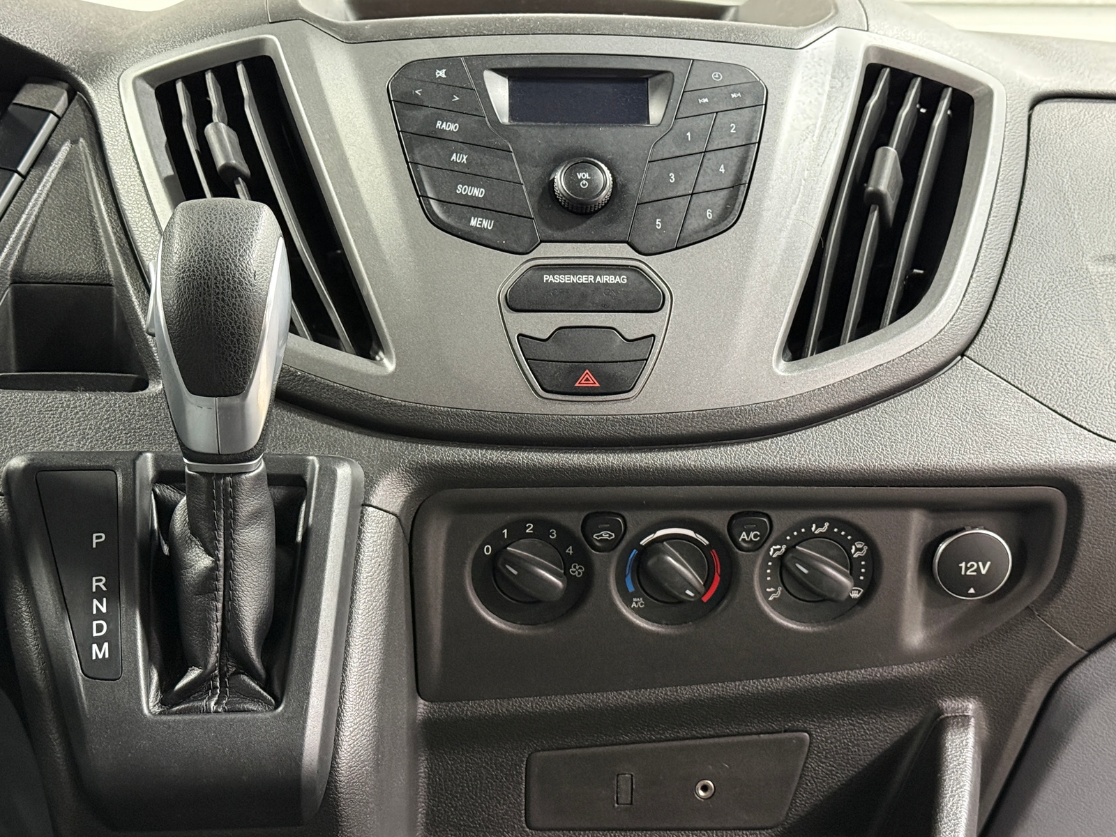 Thumbnail: 2015 Ford Transit Series - 4