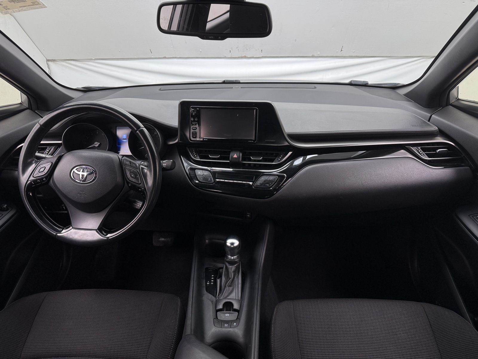 Thumbnail: 2018 Toyota C-HR - 3