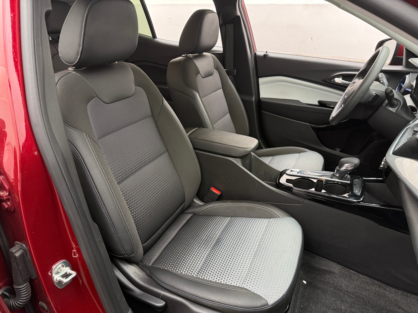 Thumbnail: 2025 Chevrolet Trax - 2