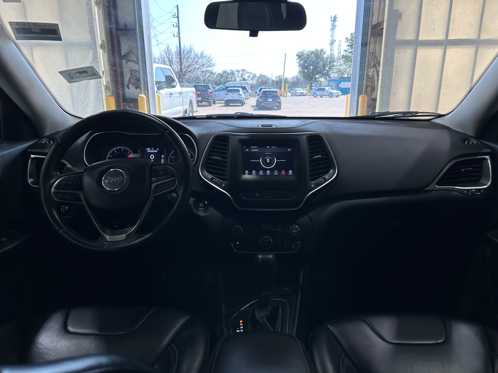 Thumbnail: 2019 Jeep Cherokee - 3