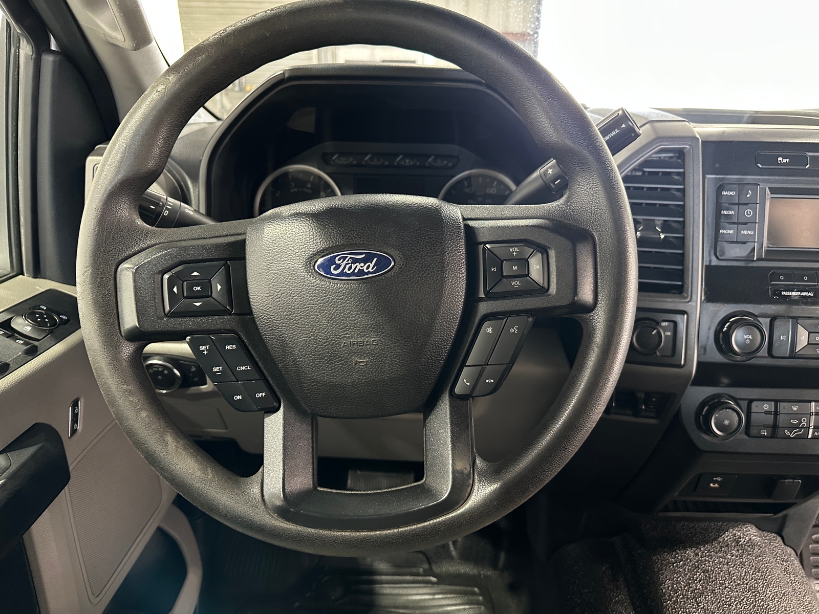 Thumbnail: 2019 Ford Econoline - 4