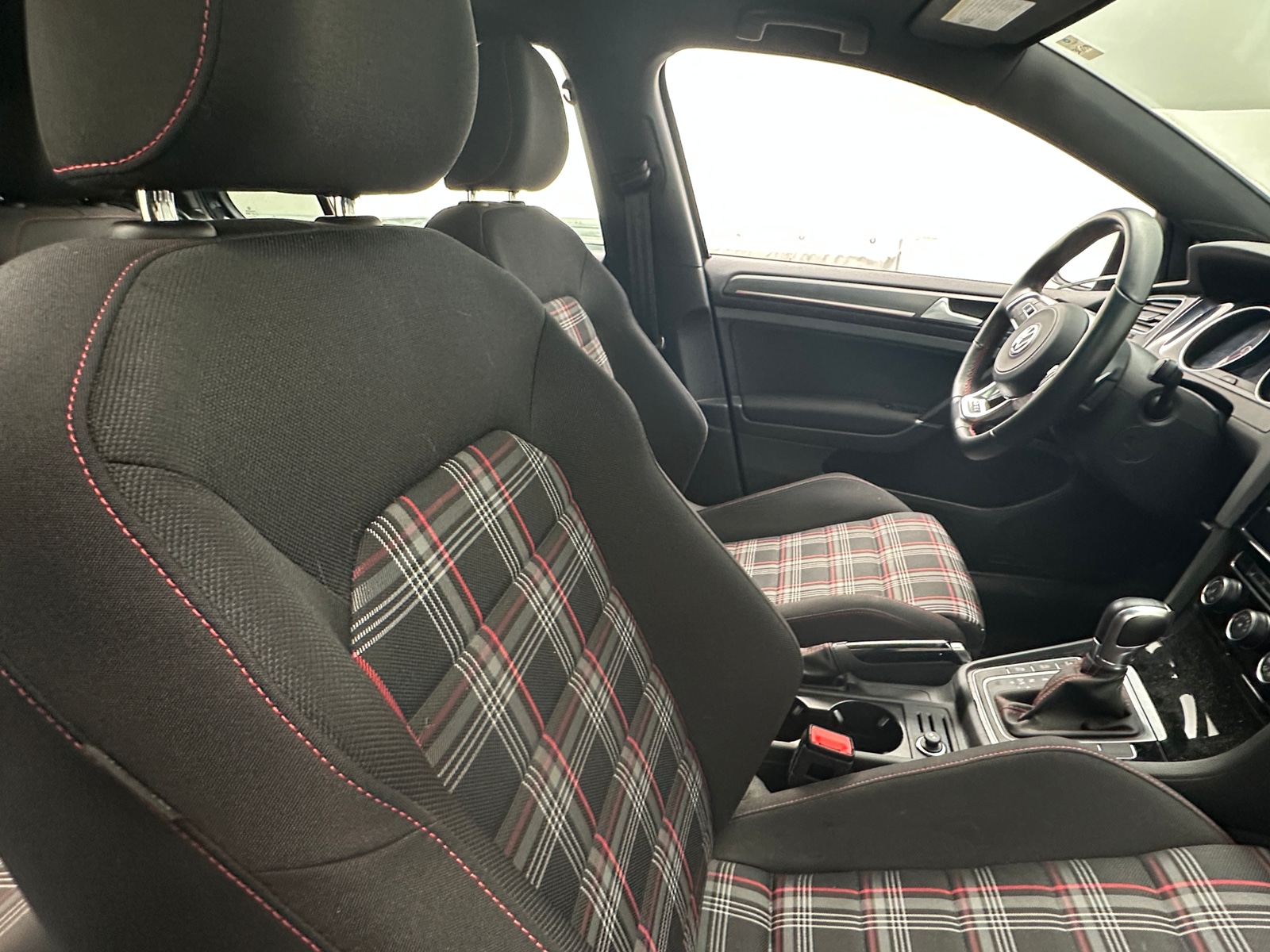 Thumbnail: 2018 Volkswagen Golf - 2