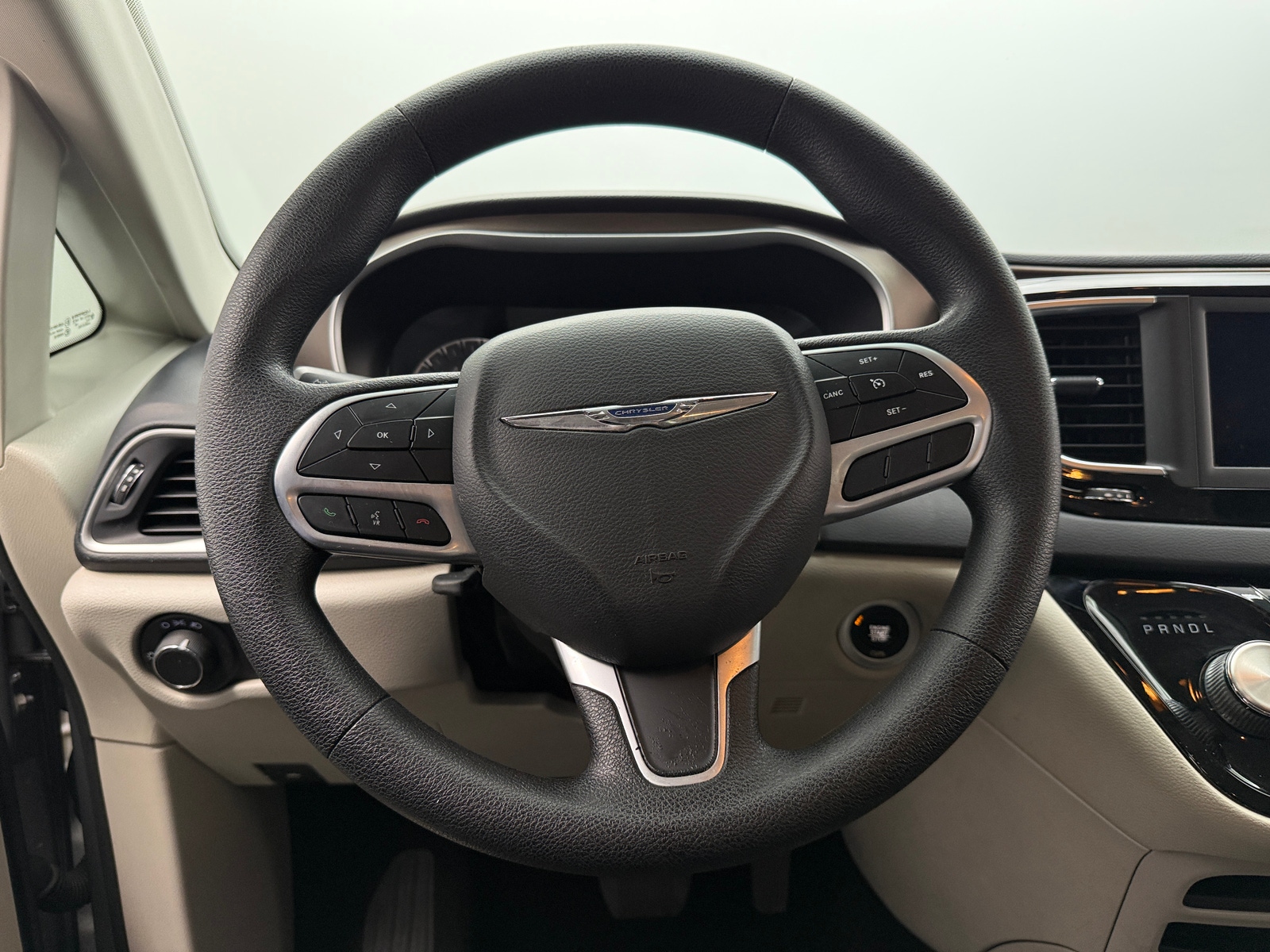 Thumbnail: 2019 Chrysler Pacifica - 5