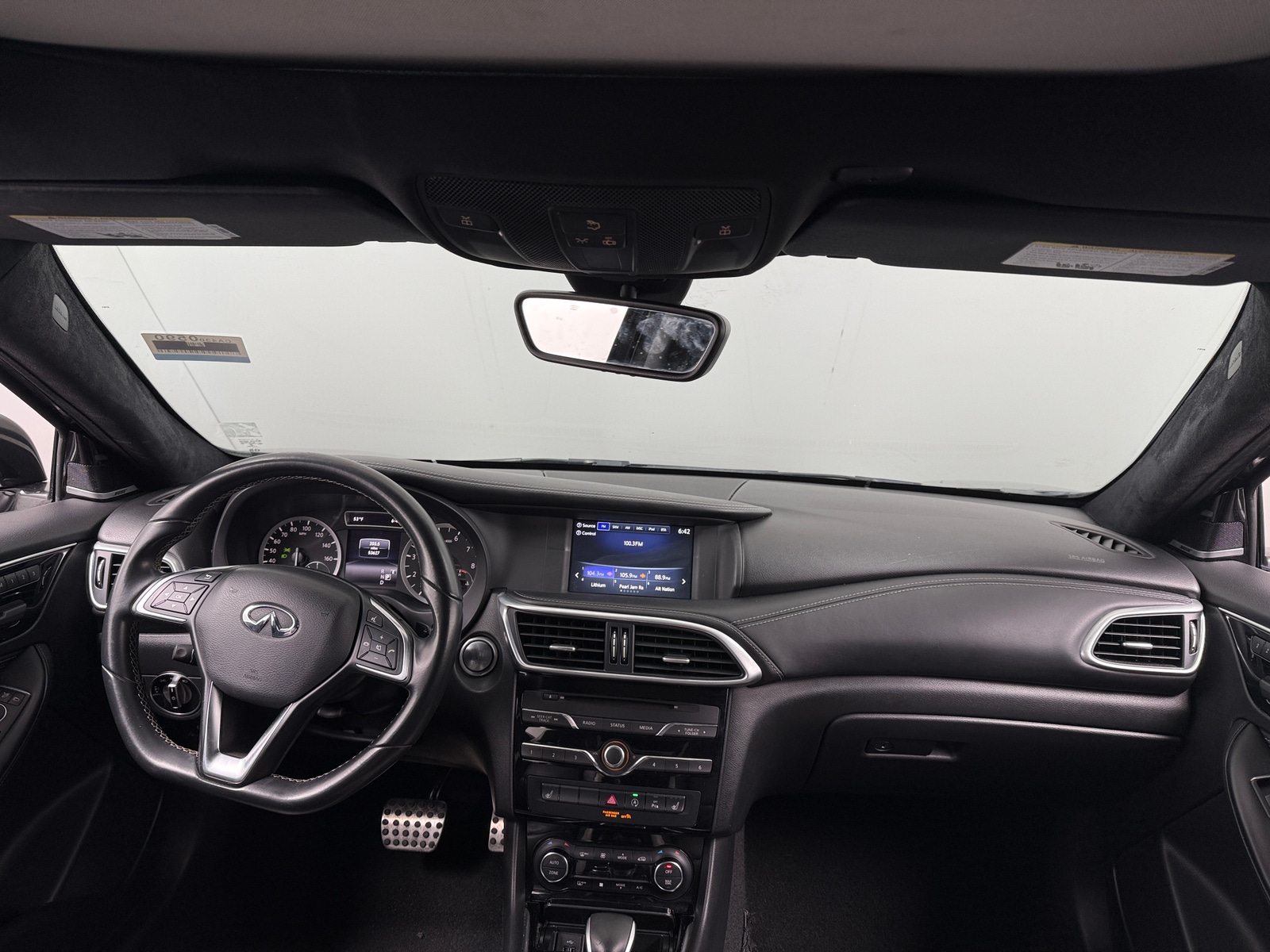 Thumbnail: 2018 INFINITI QX30 - 2