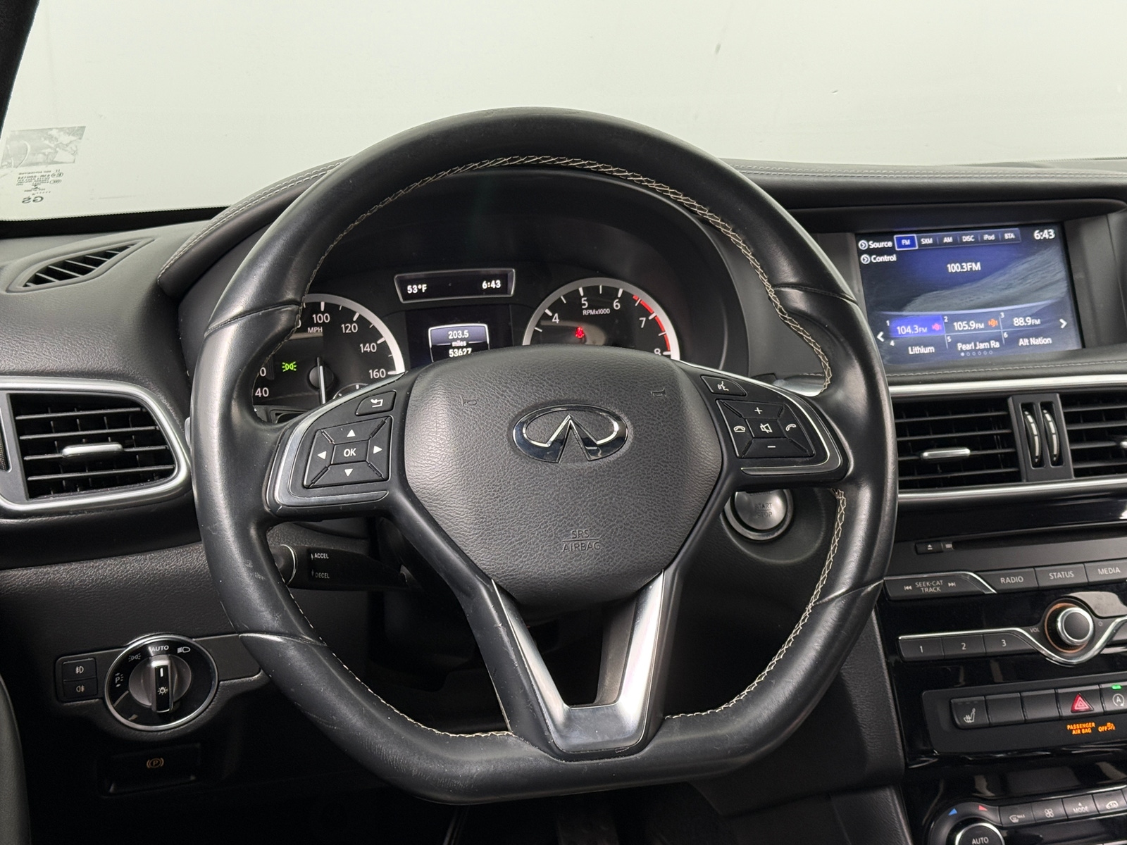 Thumbnail: 2018 INFINITI QX30 - 4