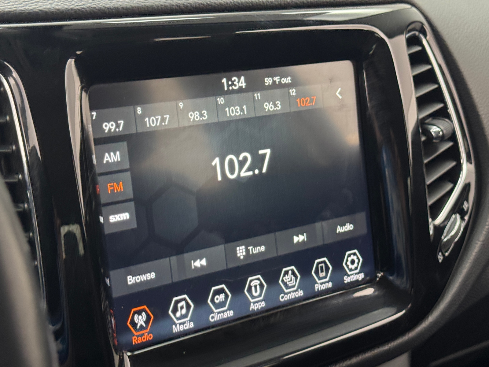 Thumbnail: 2019 Jeep Compass - 3