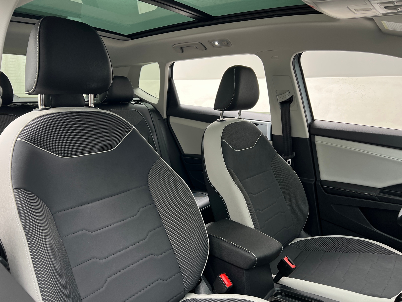 Thumbnail: 2025 Volkswagen Taos - 2