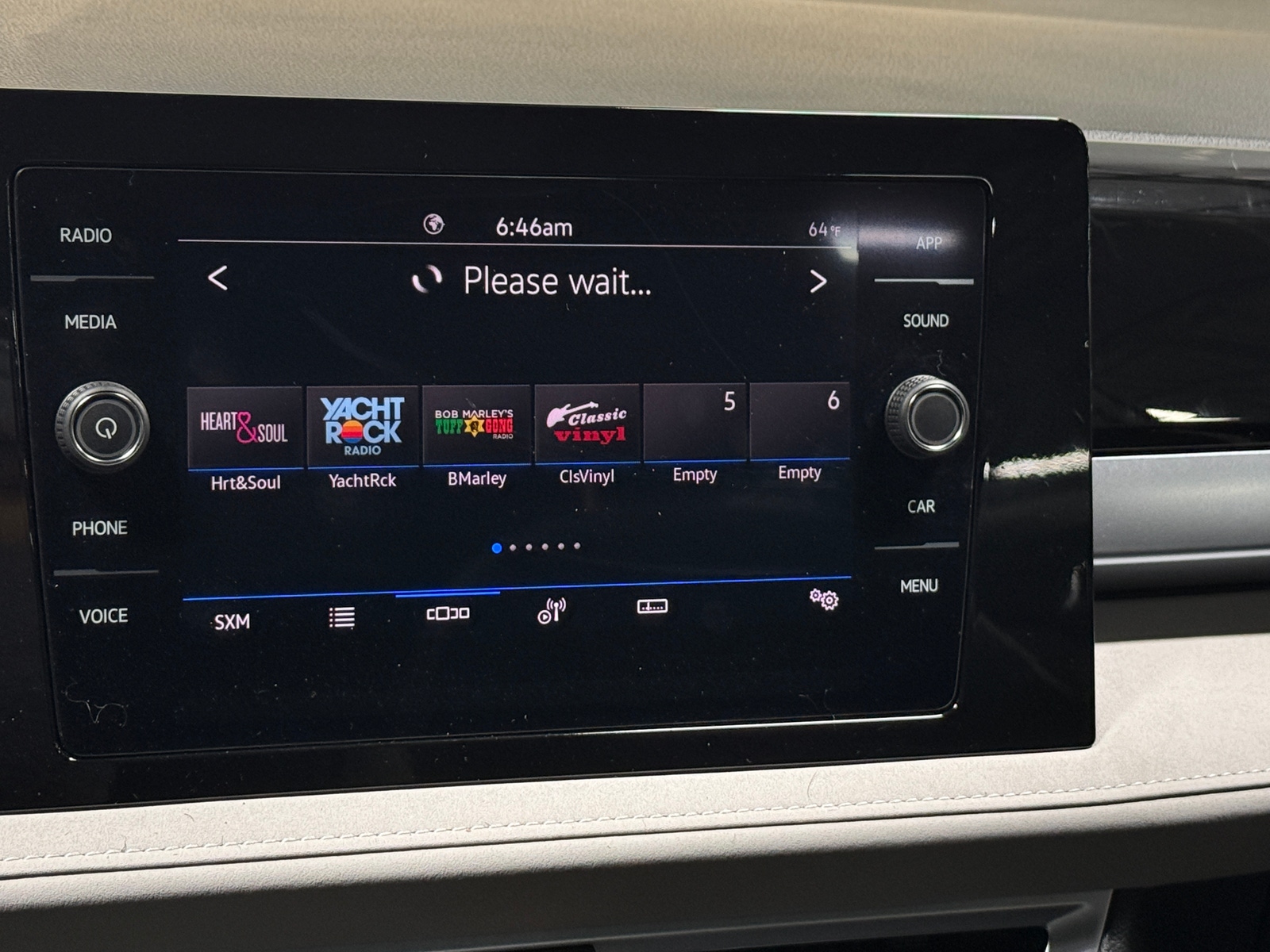 Thumbnail: 2025 Volkswagen Taos - 4