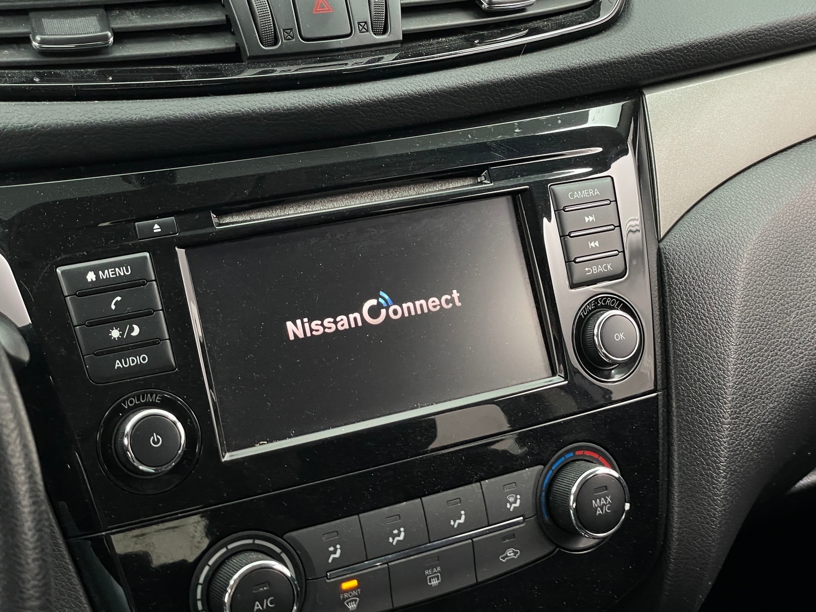 Thumbnail: 2019 Nissan Rogue Sport - 4