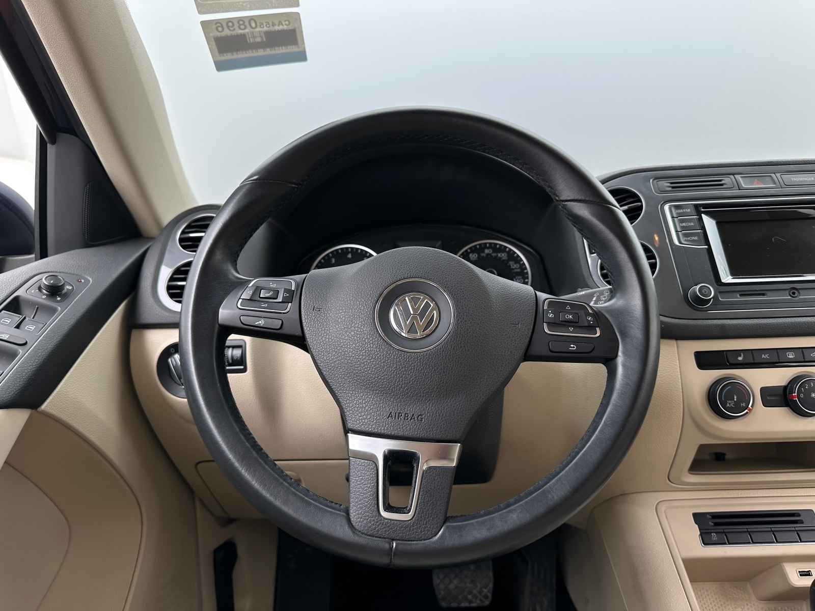 Thumbnail: 2016 Volkswagen Tiguan - 4