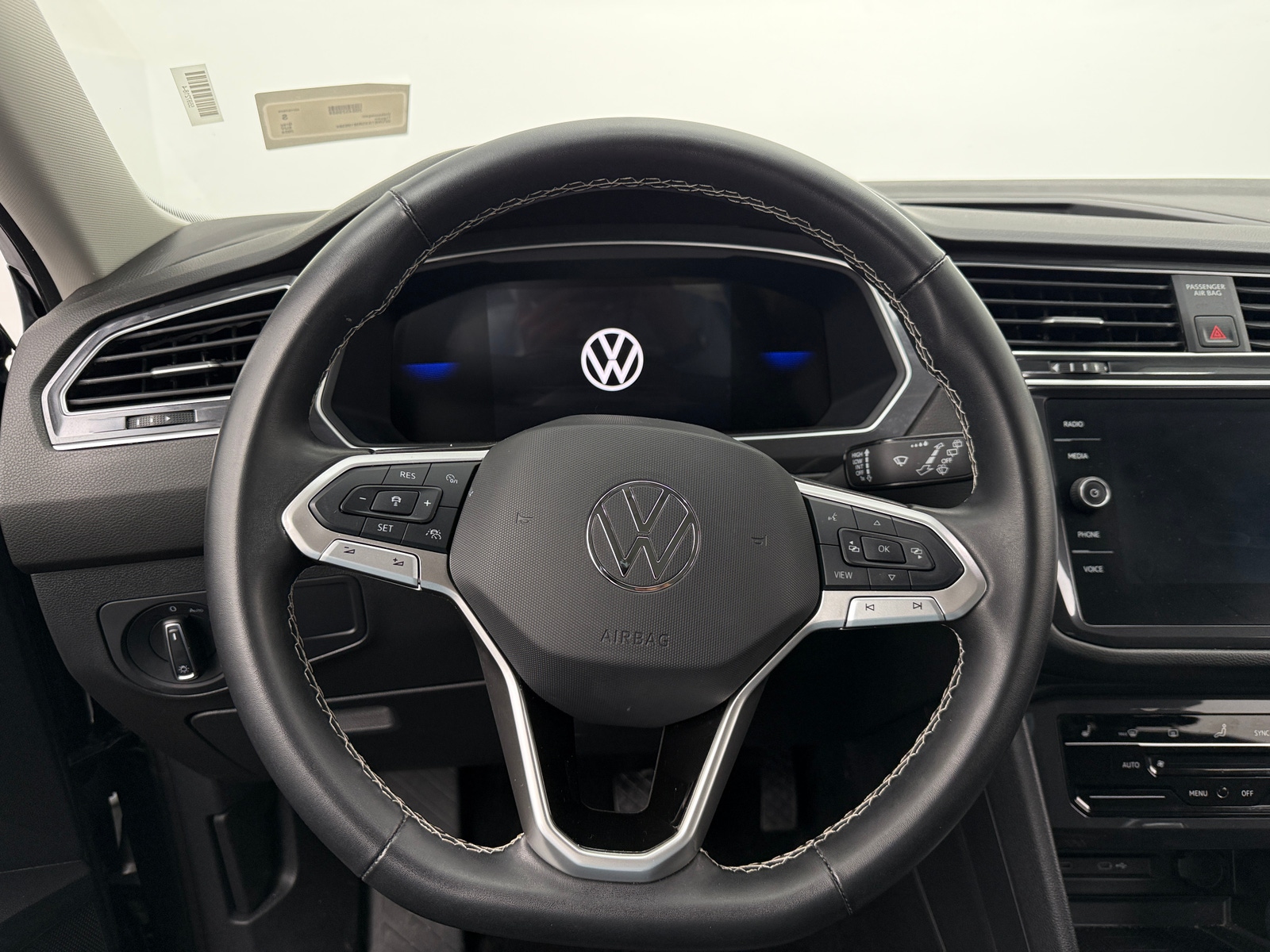 Thumbnail: 2024 Volkswagen Tiguan - 4