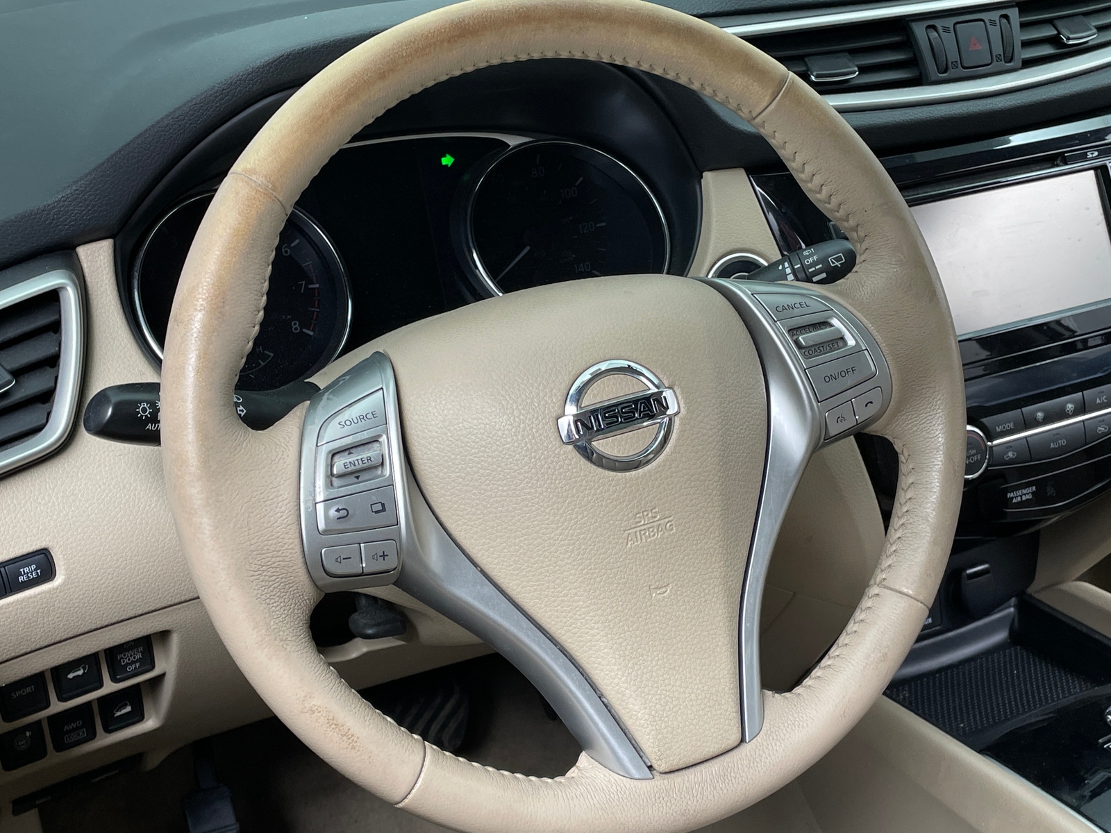 Thumbnail: 2015 Nissan Rogue - 4