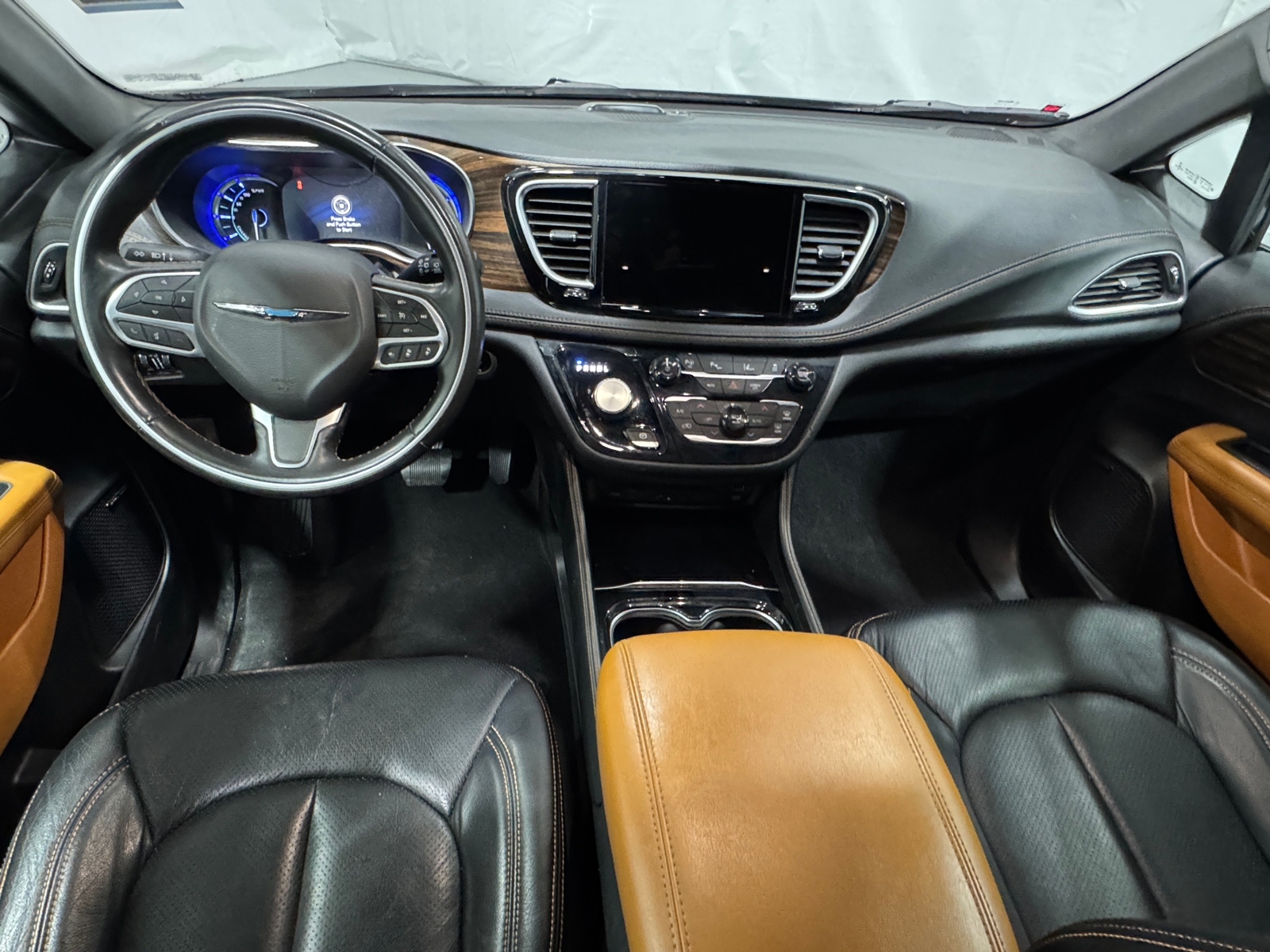 Thumbnail: 2021 Chrysler Pacifica - 2