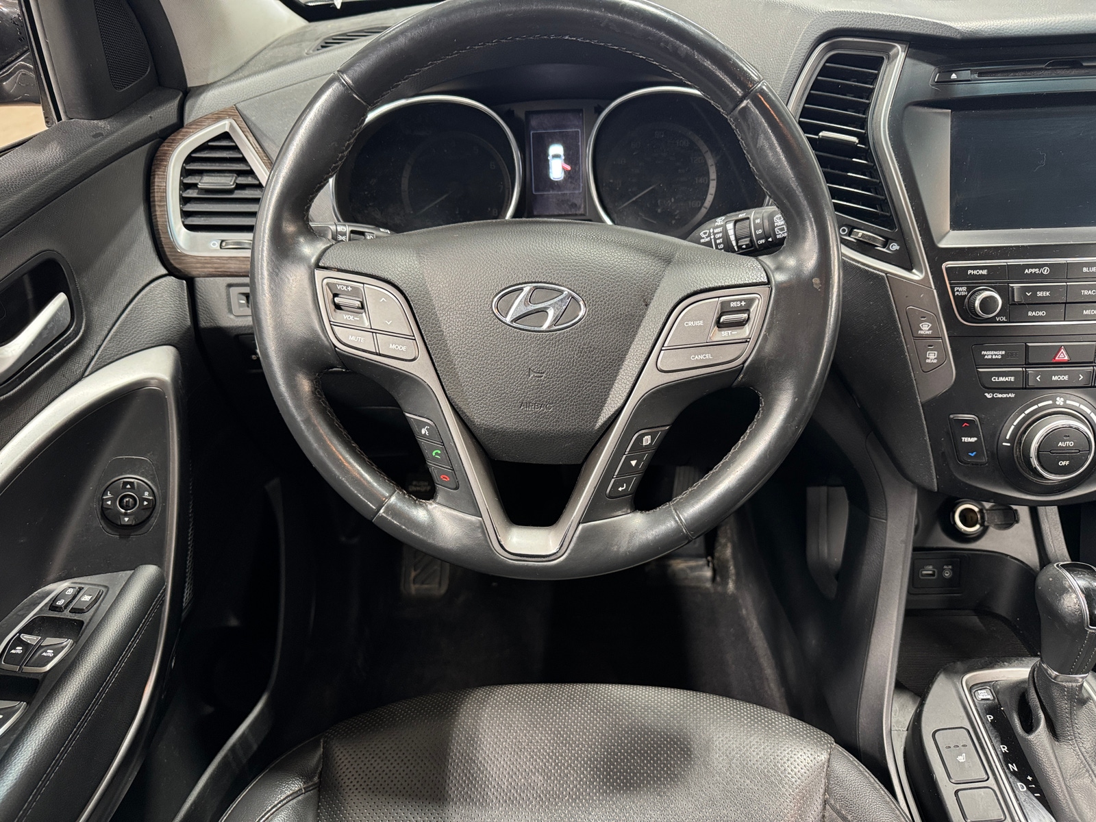Thumbnail: 2017 Hyundai Santa Fe - 4